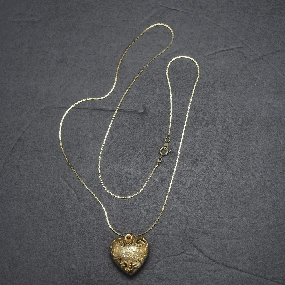 Unbranded this necklace